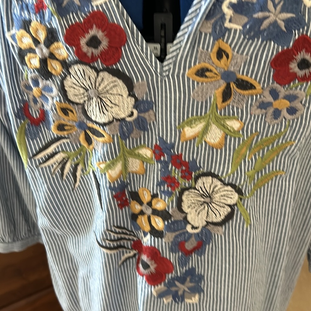 Velvet by Graham Embroidered Chambray Striped Top - Picture 4 of 11